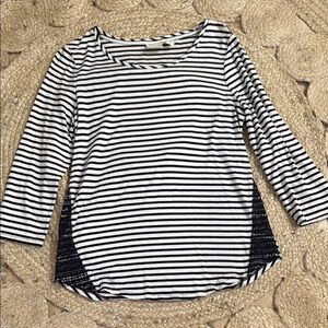 Chicos size 0 soft tee!